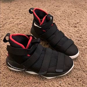 Nike Zoom Lebron soldier 11